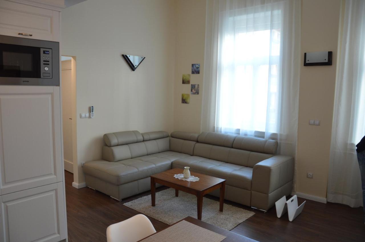 M2-Apartment Szombathely Exterior photo