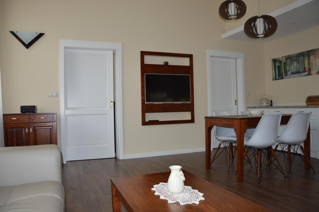 M2-Apartment Szombathely Exterior photo